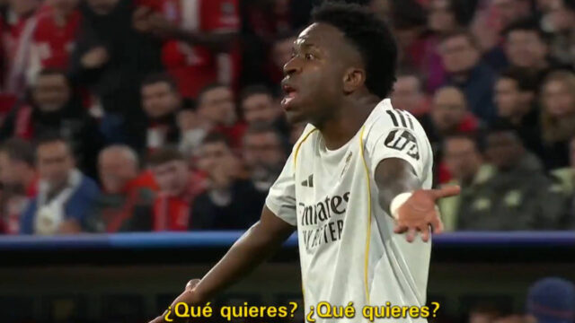 Ce vrei? Tăcere, ordonă dur un personaj!