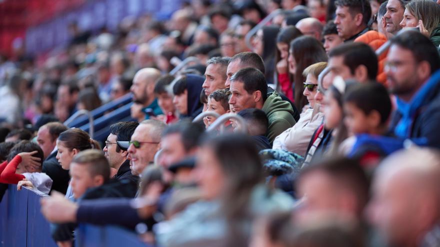 Mii de oameni se mută în Vitoria sub reguli stricte