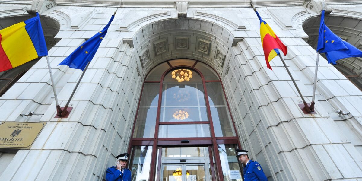 Procurorii finalizează ancheta împotriva unui deputat acuzat de instigare publică la violență Un deputat din Parlamentul României este acuzat de instigare publică la violență, după încheierea cercetărilor realizate de procurorii din cadrul Parchetului de pe lângă Înalta Curte de Casație și Justiție