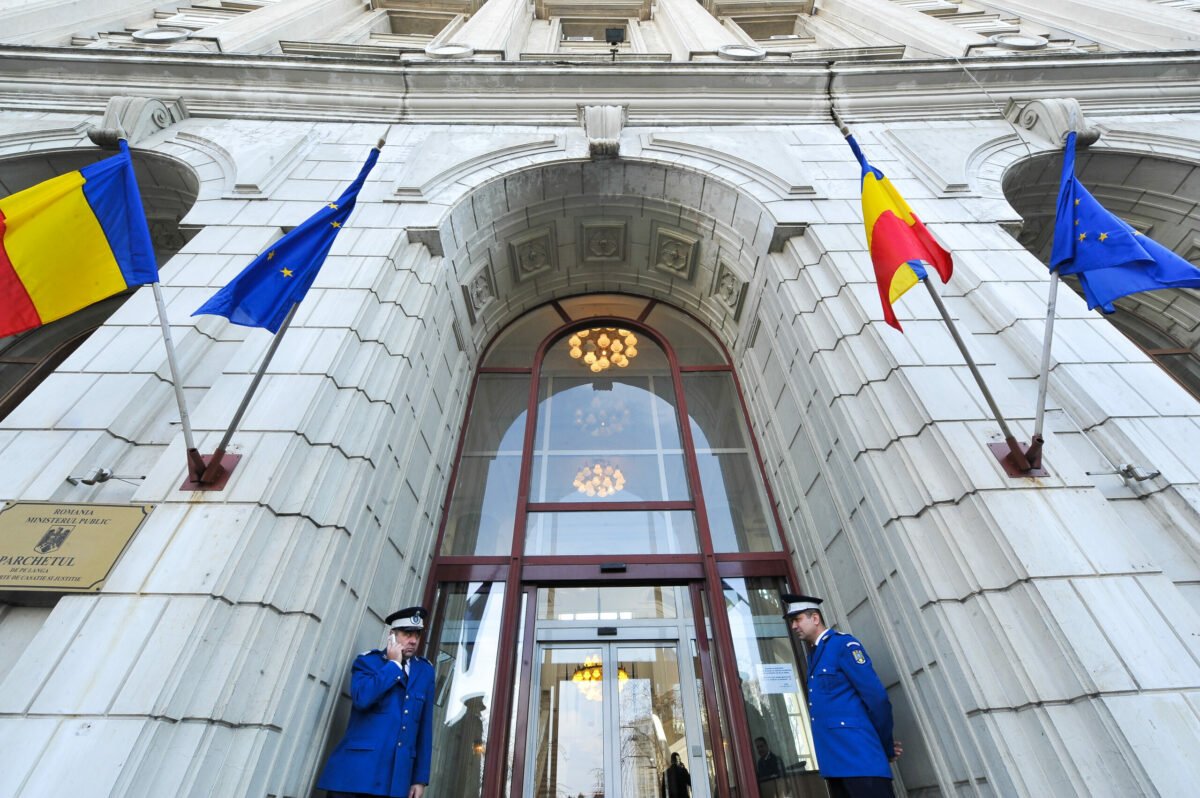 Procurorii finalizează ancheta împotriva unui deputat acuzat de instigare publică la violență Un deputat din Parlamentul României este acuzat de instigare publică la violență, după încheierea cercetărilor realizate de procurorii din cadrul Parchetului de pe lângă Înalta Curte de Casație și Justiție