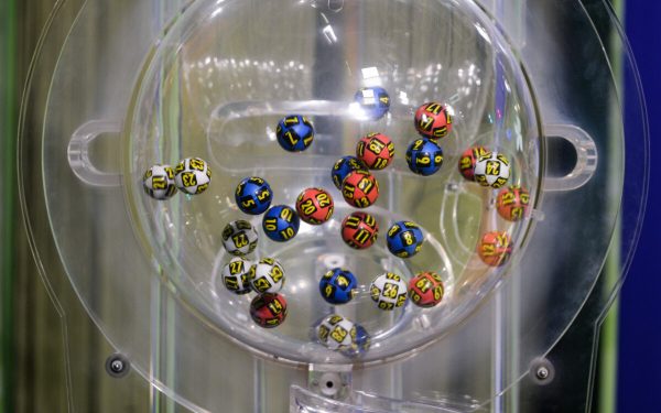 Cine a câștigat recordul Loteriei Române și a ridicat premiul uriaș?