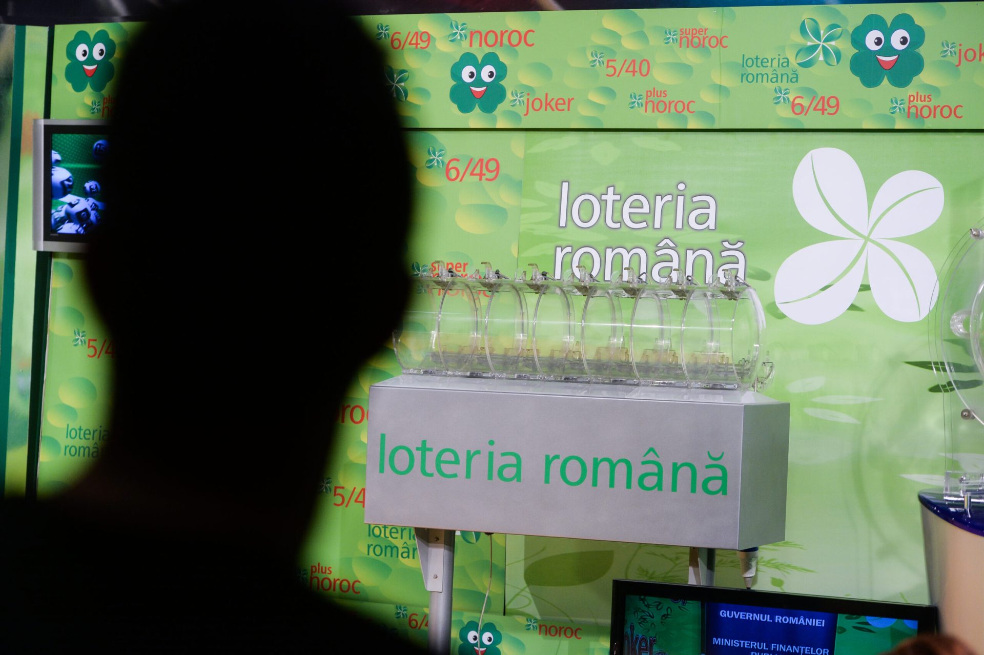 Loteria Română anunță că joi, 9 aprilie, și duminică, 12 aprilie, nu vor avea loc trageri la jocurile de noroc, însă pregătește evenimente speciale pentru Sărbătorile de Paști, care includ trei tipuri de trageri