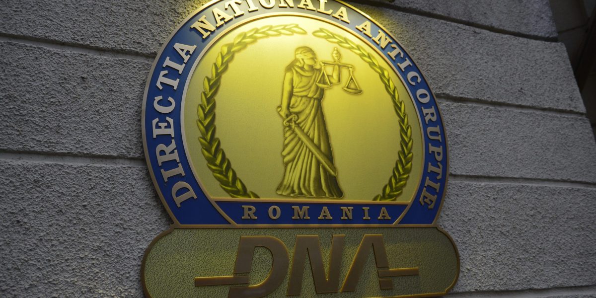 O anchetă DNA a scos la iveală un posibil caz de corupție în județul Argeș, implicând funcționari publici și o firmă privată în legătură cu achiziția de locuințe sociale