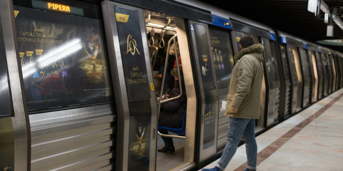 Revoltă la București: Metroul s-a scumpit, peste 11.500 de oameni cer explicații