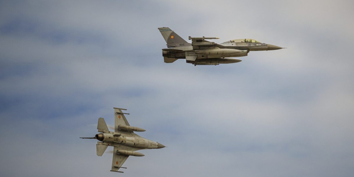 Ministerul Apărării Naționale (MApN) a anunțat, luni dimineață, că a monitorizat mai multe ținte aeriene în zona de frontieră, în apropierea spațiului aerian românesc