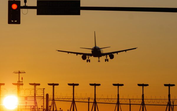 Check-in schimbat la zborurile spre România: Când se închid ghișeele