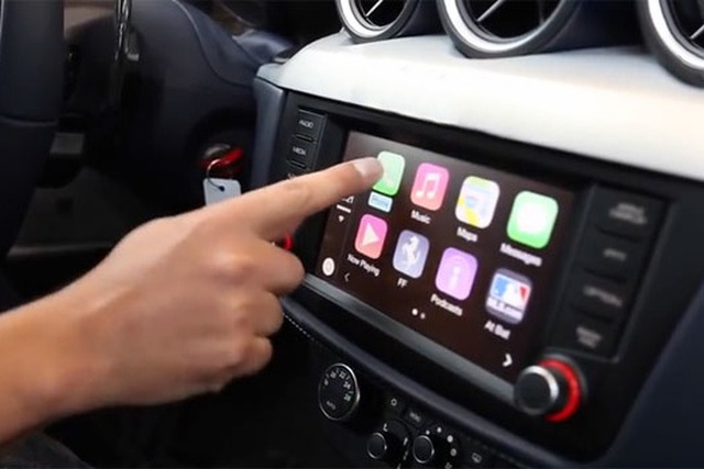 Google Meet ajunge pe Apple CarPlay odată cu update-ul iOS 26.4 De acum înainte, șoferii care utilizează Apple CarPlay pot accesa și participa la întâlniri Google Meet direct din mașină