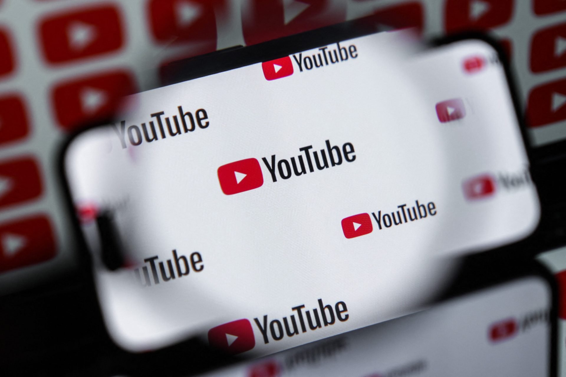 O clonare automată a sistemului Content ID de către platforma YouTube a dus la blocarea videoclipului Nvidia despre tehnologia DLSS 5, deși materialul nu a fost încărcat intenționat cu scopul de a încălca drepturile de autor
