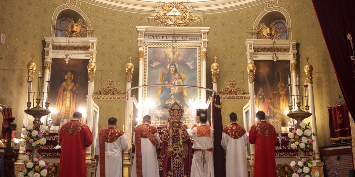 Mediafax urează Paște fericit: Hristos a Înviat