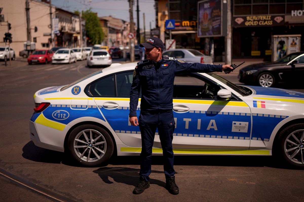 Sindicatul Europol acuză Poliția Română de cheltuieli masive pentru printare și ”împlicuire”, în timp ce Inspectoratul General al Poliției Române (IGPR) respinge vehement acuzațiile, catalogându-le drept false și parte a unei strategii de discreditare