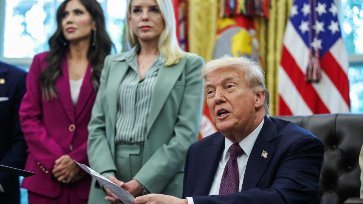 DRAMATIC: Donald Trump, nervos și imprevizibil. Ce dezvăluie apropiații