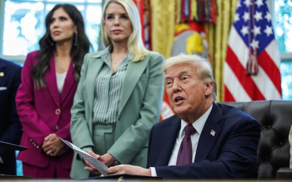 DRAMATIC: Donald Trump, nervos și imprevizibil. Ce dezvăluie apropiații