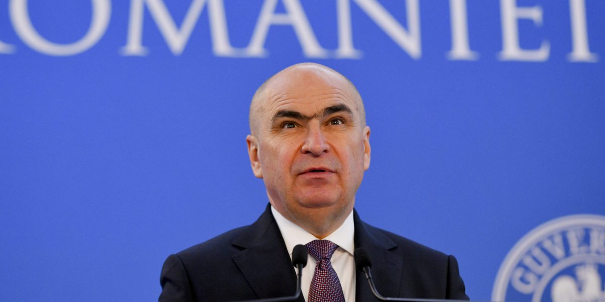 Premierul ILIE BOLOJAN a afirmat că aderarea României la NATO, în urmă cu 22 de ani, a avut un impact decisiv asupra securității și parcursului euroatlantic al țării