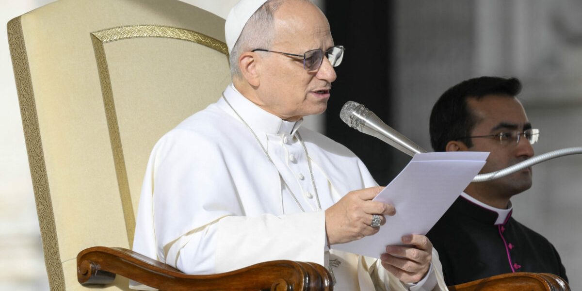 Trump, atac la Papa Francisc: „E groaznic în politica externă”