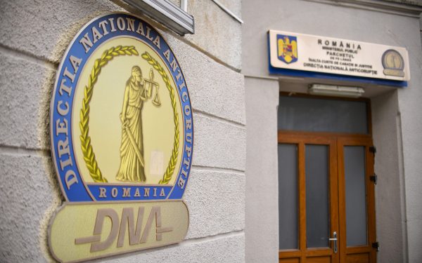 Fosta șefă a DSP Brașov, trimisă în judecată: Avertiza angajații de controale