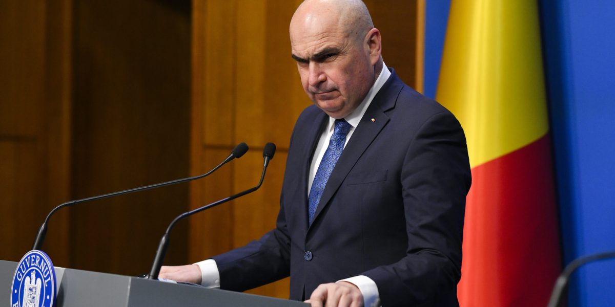 Premierul Ilie Bolojan a asigurat că România nu se confruntă cu probleme de aprovizionare cu carburanți, în ciuda contextului internațional tensionat