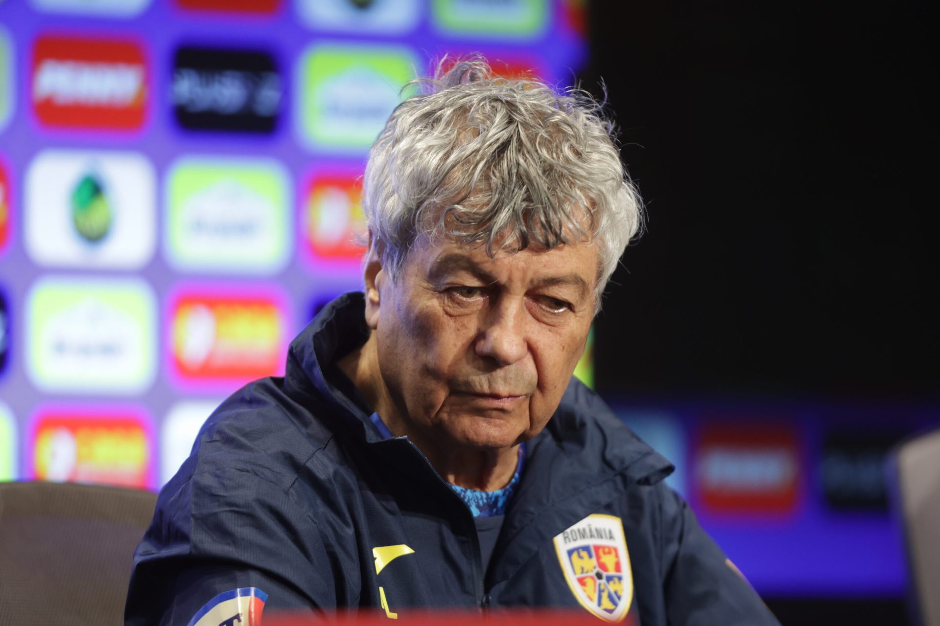 Starea de sănătate a lui Mircea Lucescu rămâne critică după infarctul suferit Mircea Lucescu, unul dintre cei mai cunoscuți antrenori din fotbalul românesc și internațional, se află în continuare într-o stare de sănătate gravă după infarctul recent
