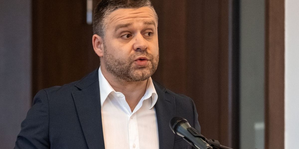 Ciprian Ciucu, primarul General al Capitalei, a catalogat indemnizația sa lunară drept o „glumă proastă”, raportat la responsabilitățile pe care le implică funcția