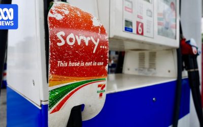 Un vânzător de la o benzinărie a fost victima furiei unui client nemulțumit de lipsa unei reduceri de preț, incidentul fiind un exemplu al tensiunilor crescute din cauza scumpirii carburanților