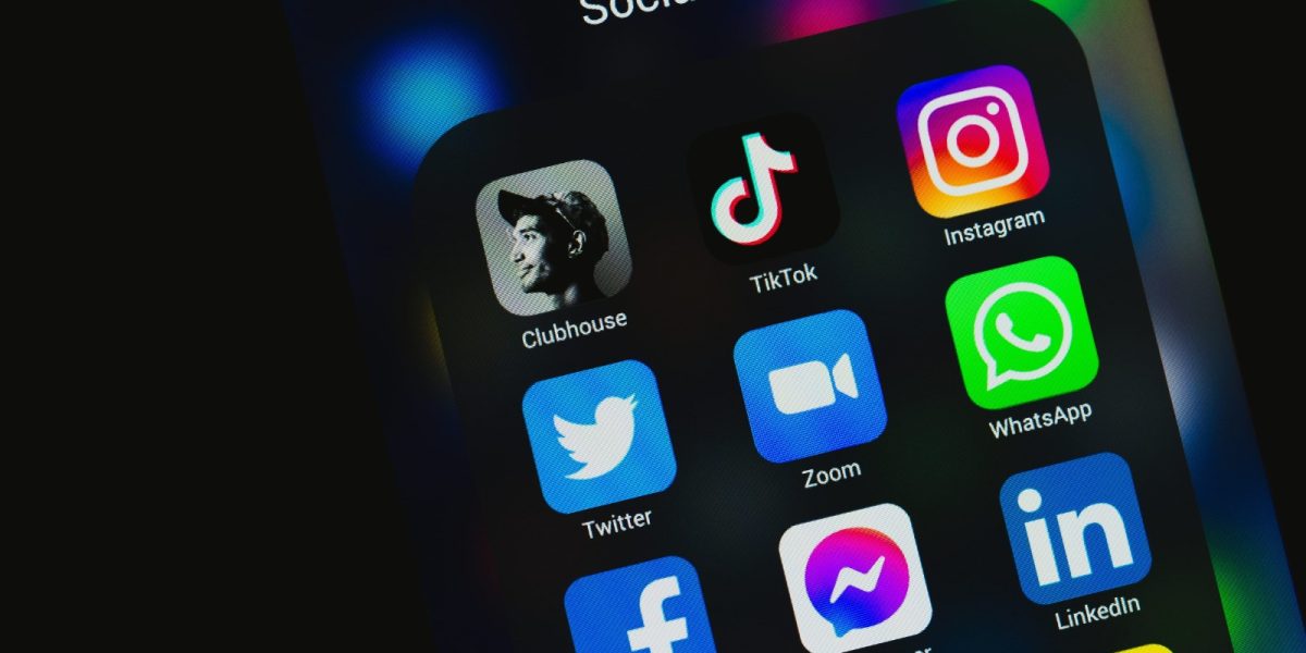 Grecia pune bariere pentru minori pe rețelele sociale: Interdicție pentru copiii sub 15 ani Grecia va interzice accesul copiilor sub 15 ani la platformele majore de socializare online, precum Instagram, TikTok, Facebook și Snapchat, începând cu 1 ianuarie 2027
