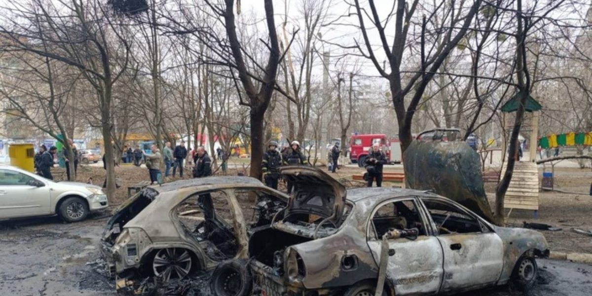 Zona industrială din apropierea rafinăriei Kirishinefteorgsintez, atacată cu drone ucrainene Un incident militar a avut loc în apropierea celei mai mari rafinării de petrol din Rusia, situată în localitatea Kirishi, regiunea Leningrad