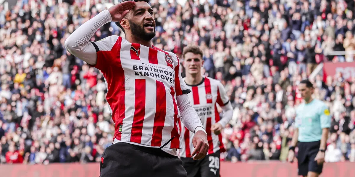 PSV Eindhoven a obținut o victorie controversată în ultima etapă a campionatului olandez, care le păstrează șansele de câștig al titlului, deși rezultatul a fost obținut cu mari dificultăți