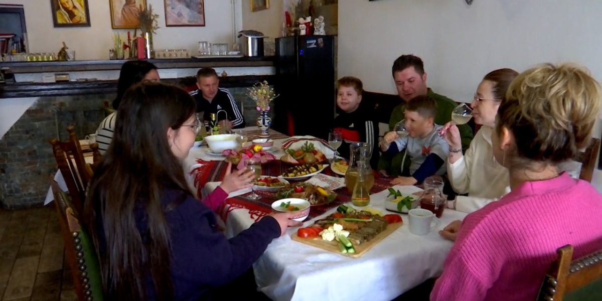 Cum scapi de durerile de stomac de Paște: Trucuri rapide anti-mahmureală