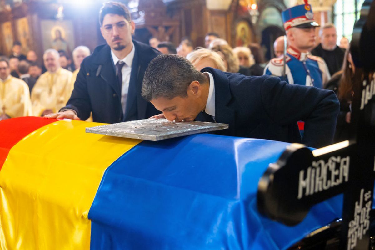 Momente sfâșietoare la înmormântarea lui Mircea Lucescu. România, în doliu