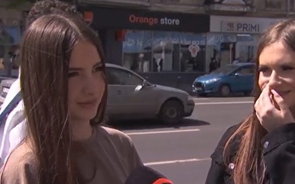 Nouă modă online, PERICULOASĂ pentru tineri: Influencerii, pe val cu-o doctrină nocivă