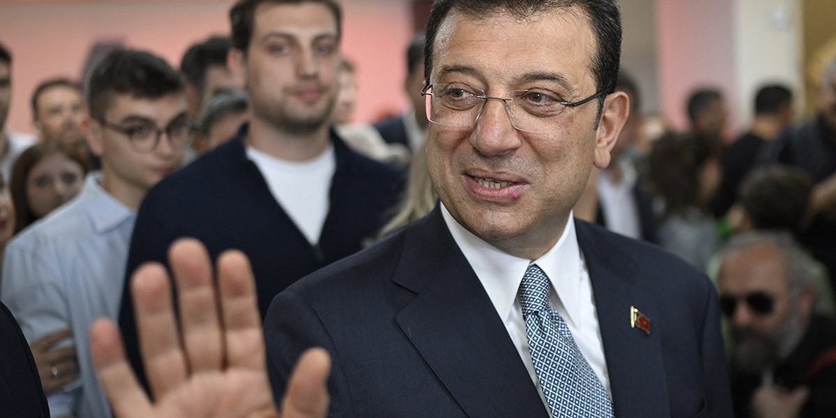 Procurorii turci iau măsuri împotriva primarului din Istanbul, Ekrem Imamoglu Procurorii din Turcia au deschis marți o nouă anchetă împotriva primarului Istanbulului, Ekrem Imamoglu, acuzându-l de insultarea unui funcționar public