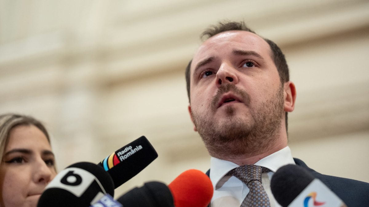 Negocieri CRITICE în SUA: Guvernul vrea tratamente Pfizer în schimbul datoriei