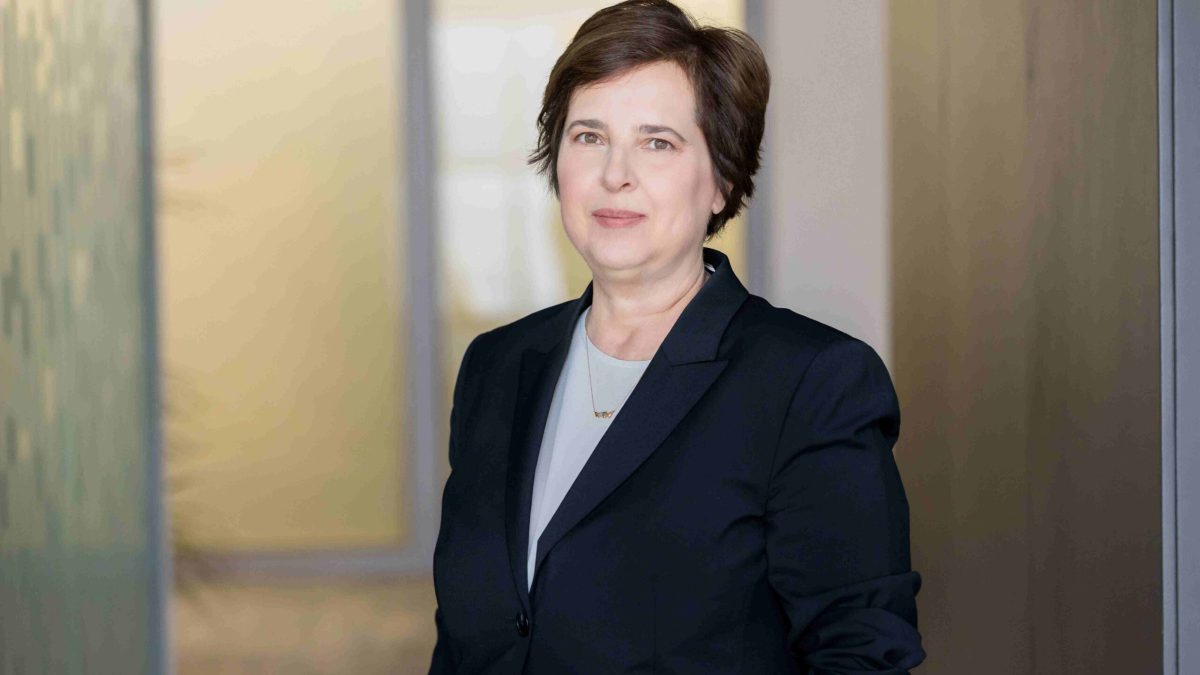 EY lansează AI autonomă: Auditul revoluționat în era inteligenței artificiale