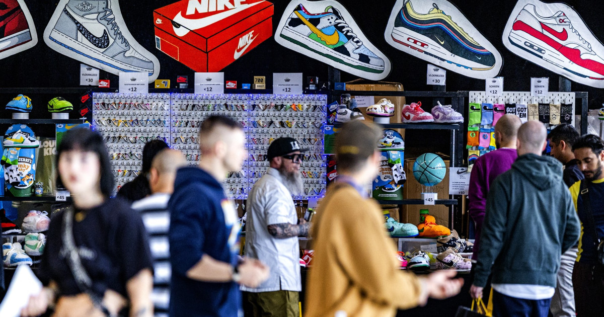 Americanii de la gigantul de încălțăminte concediază 1.400 de angajați global