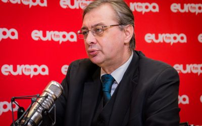 Armistițiul temporar dintre Statele Unite și Iran, un pas spre calmarea piețelor, consideră analistul Iulian Chifu Un armistițiu temporar între Statele Unite și Iran este considerat un pas important pentru calmarea piețelor financiare, conform analizei lui Iulian Chifu, expert în probleme de politică externă și securitate