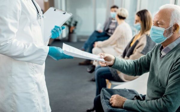 Consultatii GRATUITE și analize medicale: unde le găsești în România?