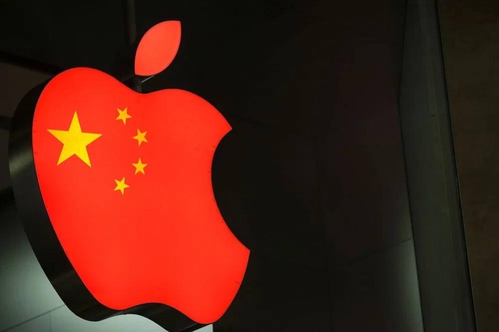 Scădere record pe piața de telefoane în China: Apple își crește cota, dar cine livrează cel mai mult?