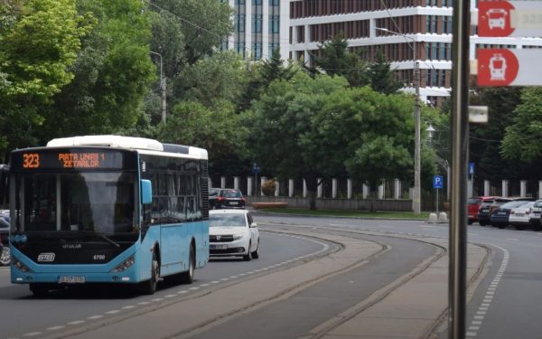 Piața Eroilor Revoluției, mutare de linie: Schimbări pe traseul 323, de joi