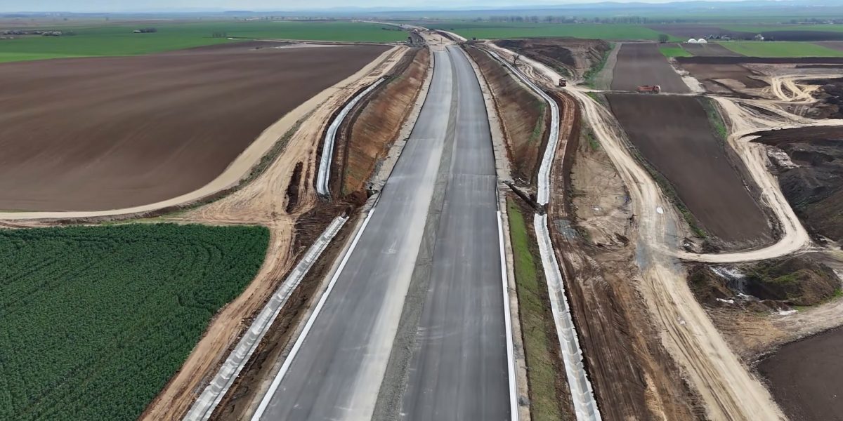 VIDEO Surpriză pe Autostrada Transilvania: Un tronson abandonat de Bechtel are șanse să fie gata în acest an, înainte de termenul oficial