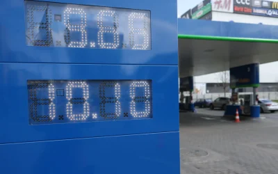 Guvernul analizează noi măsuri pentru a combate creșterea prețurilor la motorină Guvernul României ar putea fi nevoit să intervină suplimentar pentru a limita impactul scumpirilor la motorină