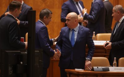 Premierul Ilie Bolojan nu exclude posibilitatea unei crize politice în perioada următoare, în contextul tensiunilor accentuate cu PSD, dar afirmă că politicienii responsabili trebuie să-și asume eventuale destabilizări, nu să le ascundă