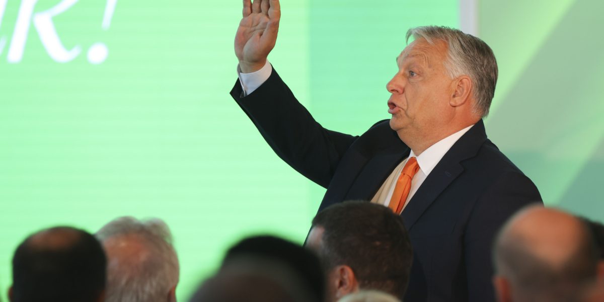 Europa jubilează: Liderii UE salută „plecarea” lui Orban, Macron și von der Leyen, în delir