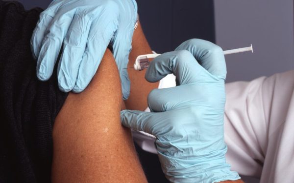Poți dona sânge după vaccinul anti-COVID? Autoritățile, răspuns clar