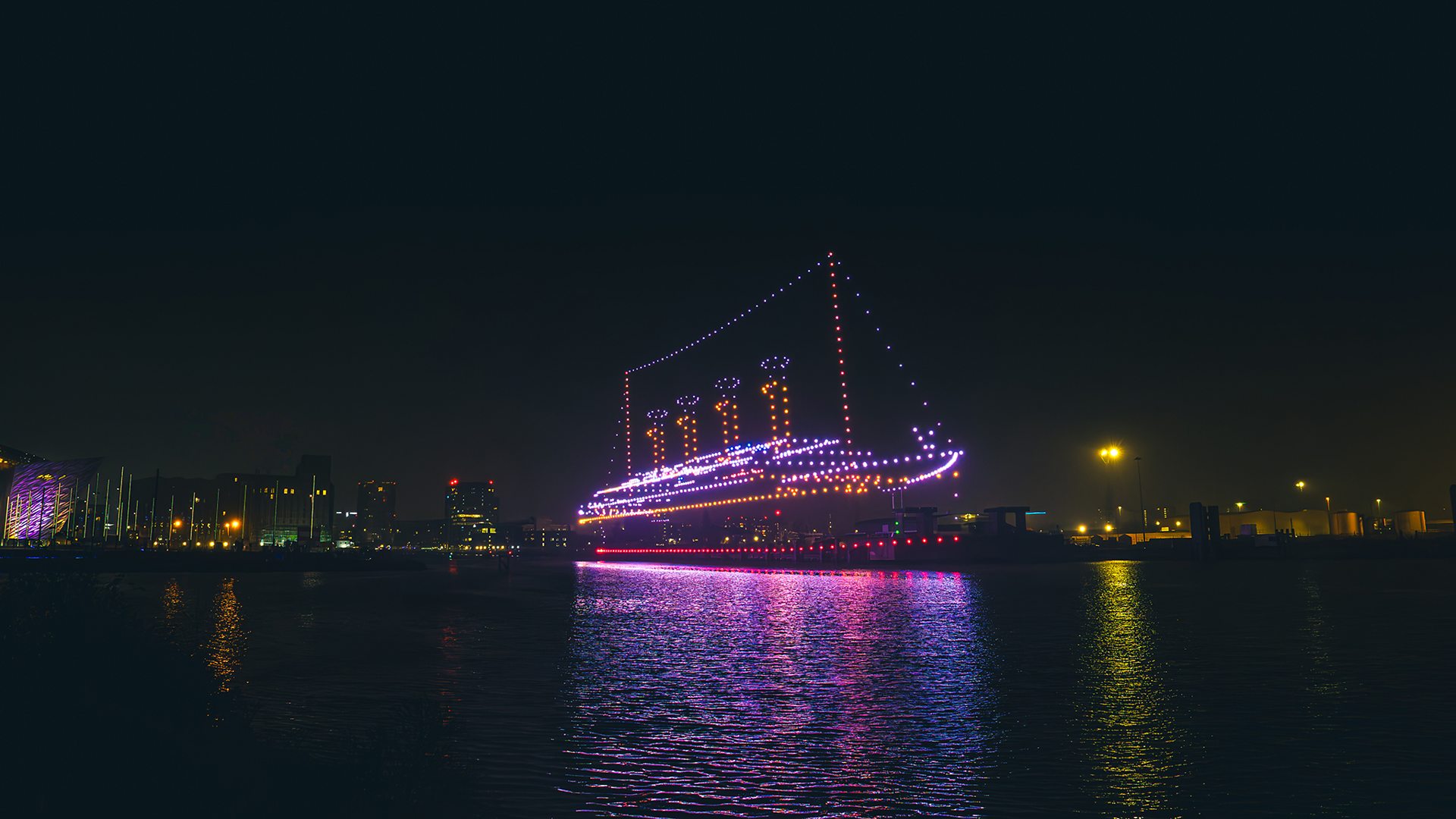 Un eveniment inedit a avut loc în Belfast, marcat printr-o demonstrație spectaculoasă de drone, menită să omagieze construcția și istoria celebrei nave RMS Titanic