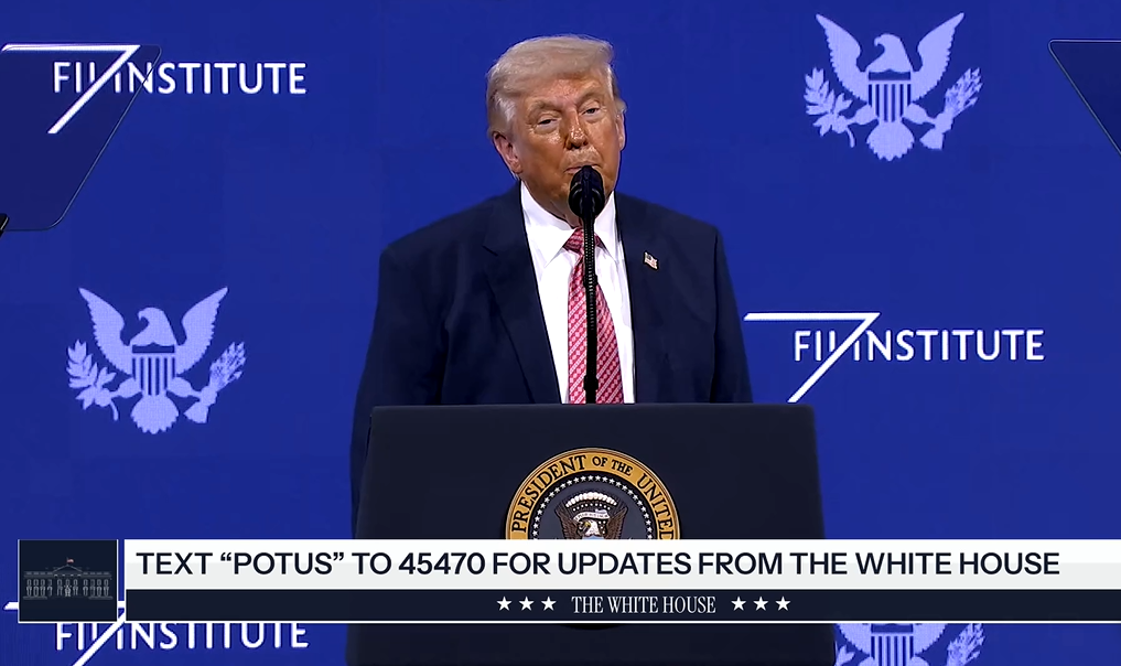 Trump amenință cu blocarea Strâmtorii Hormuz, după negocierile cu Iranul