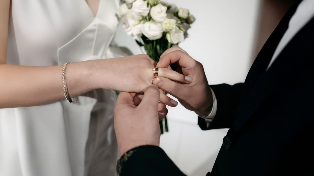 Căsătoria, secretul longevității? Studiu ULUITOR pe 4 milioane de cazuri