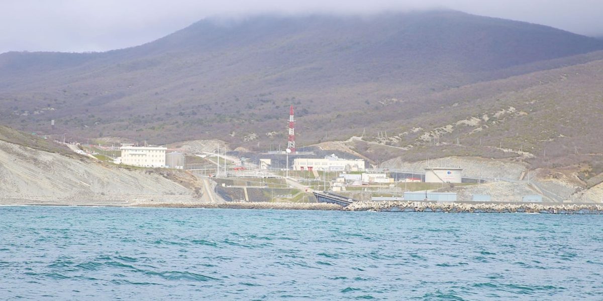 Transporturile de petrol prin CPC rămân stabile în ciuda tensiunilor regionale Ministerul Energiei din Kazahstan a anunțat marți că fluxurile de petrol prin consorțiul Caspian Pipeline Consortium (CPC) nu au suferit perturbări, în ciuda recentelor incidente și tensiunilor din regiune