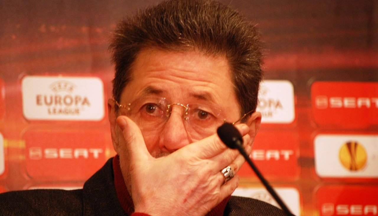 Cornel Dinu, legendarul fotbalist și antrenor de la Dinamo, se află de mai bine de doi ani într-o stare de izolare totală, motivată de o afecțiune psihică rară și de starea sa de sănătate mentală tot mai gravă