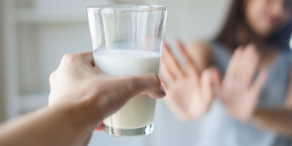 Lapte vs. Parkinson: Avertismentul dur al neurologilor despre riscuri