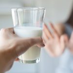 Lapte vs. Parkinson: Avertismentul dur al neurologilor despre riscuri