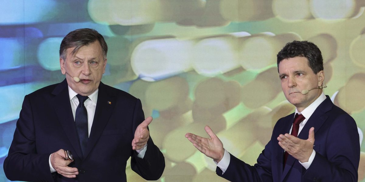 Fostul candidat la prezidențiale Crin Antonescu a comentat pe Facebook criticile aduse de susținătorii lui Nicușor Dan numirilor de procurori făcute de președintele României